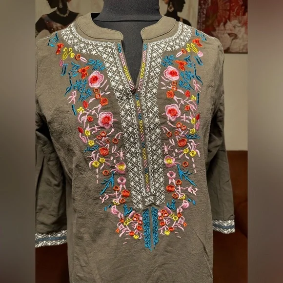 NWT EMERY ROSE PINK AND BLUE EMBROIDERY OLIVE GREEN COLOR DRESS SIZE M - Picture 3 of 16